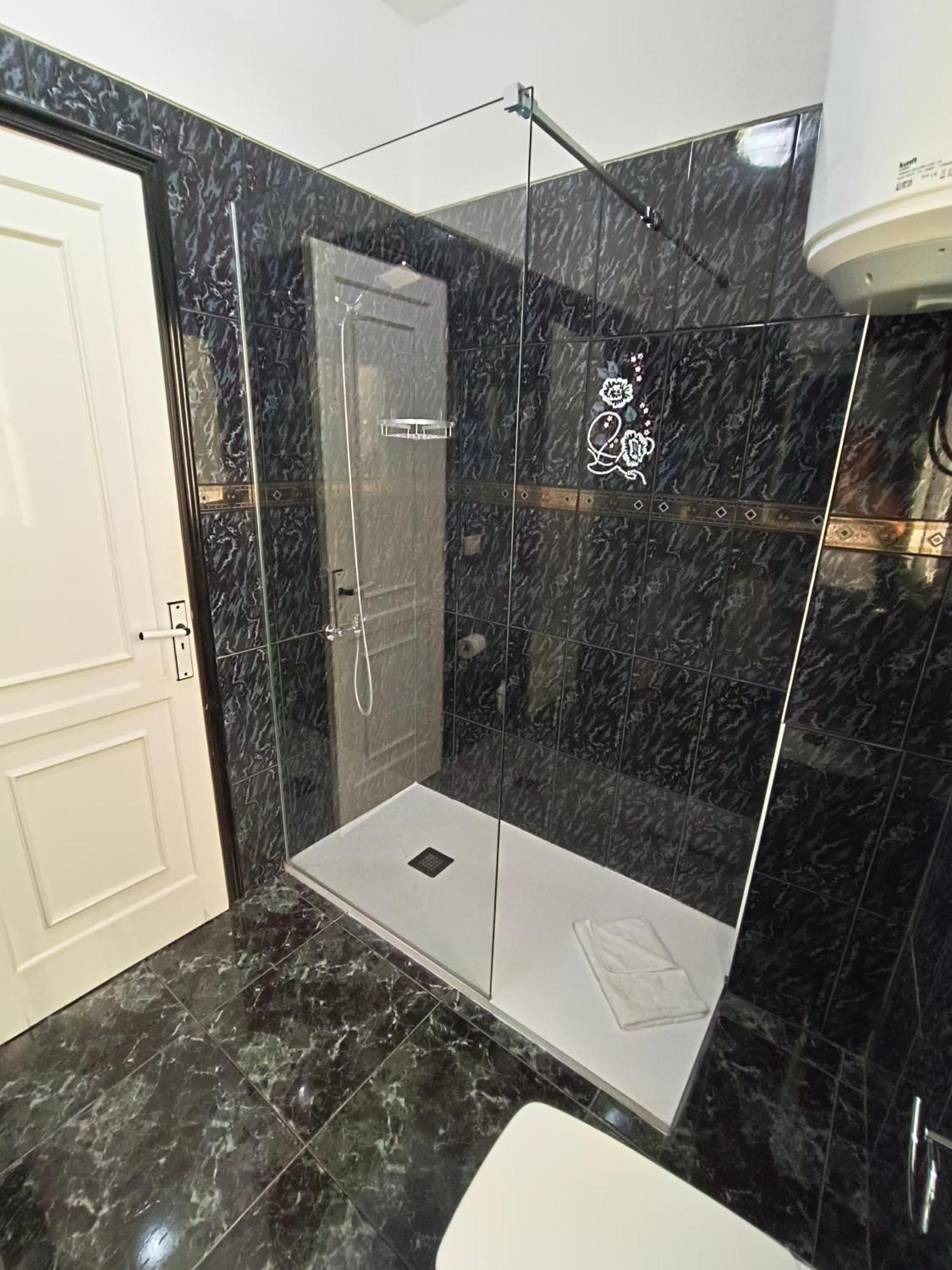 Cheyma Home 3º: Amplio Apartamento En Alcala Luaran gambar